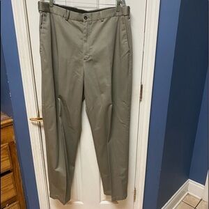 Men's Haggar 38x32 100% cotton chino career casual straight leg pants